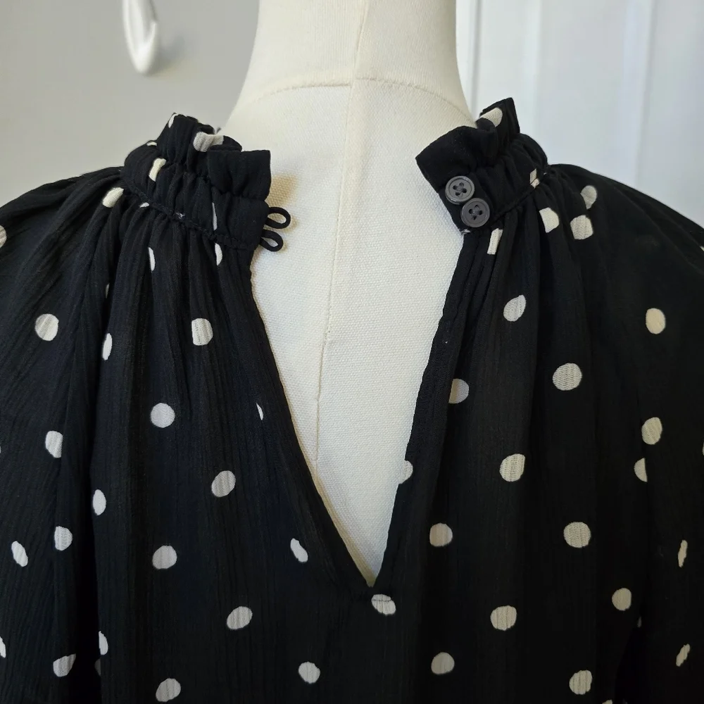 Loft | Medium | Black & White Polka Dot High Neck Blouse - Picture 7 of 9